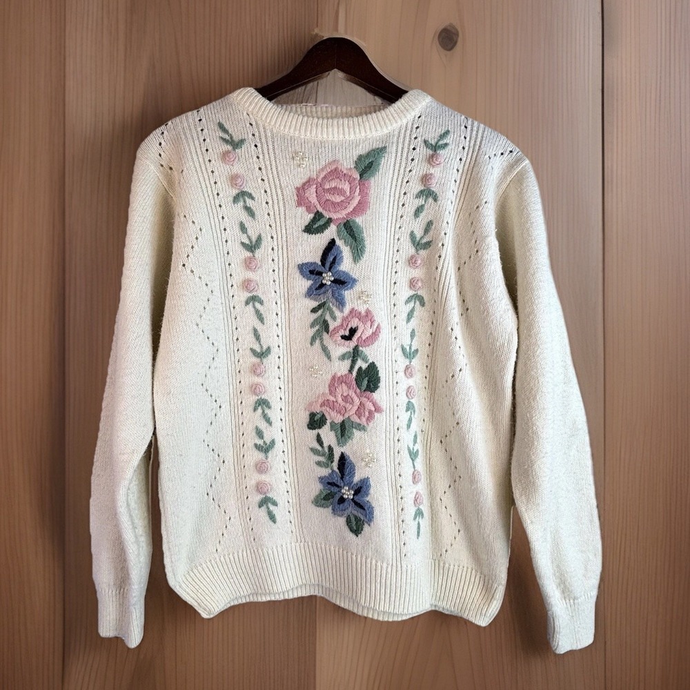 Vintage Sweater S Embroidered Flowers Romantic Feminine Cream Granny Cottagecore
